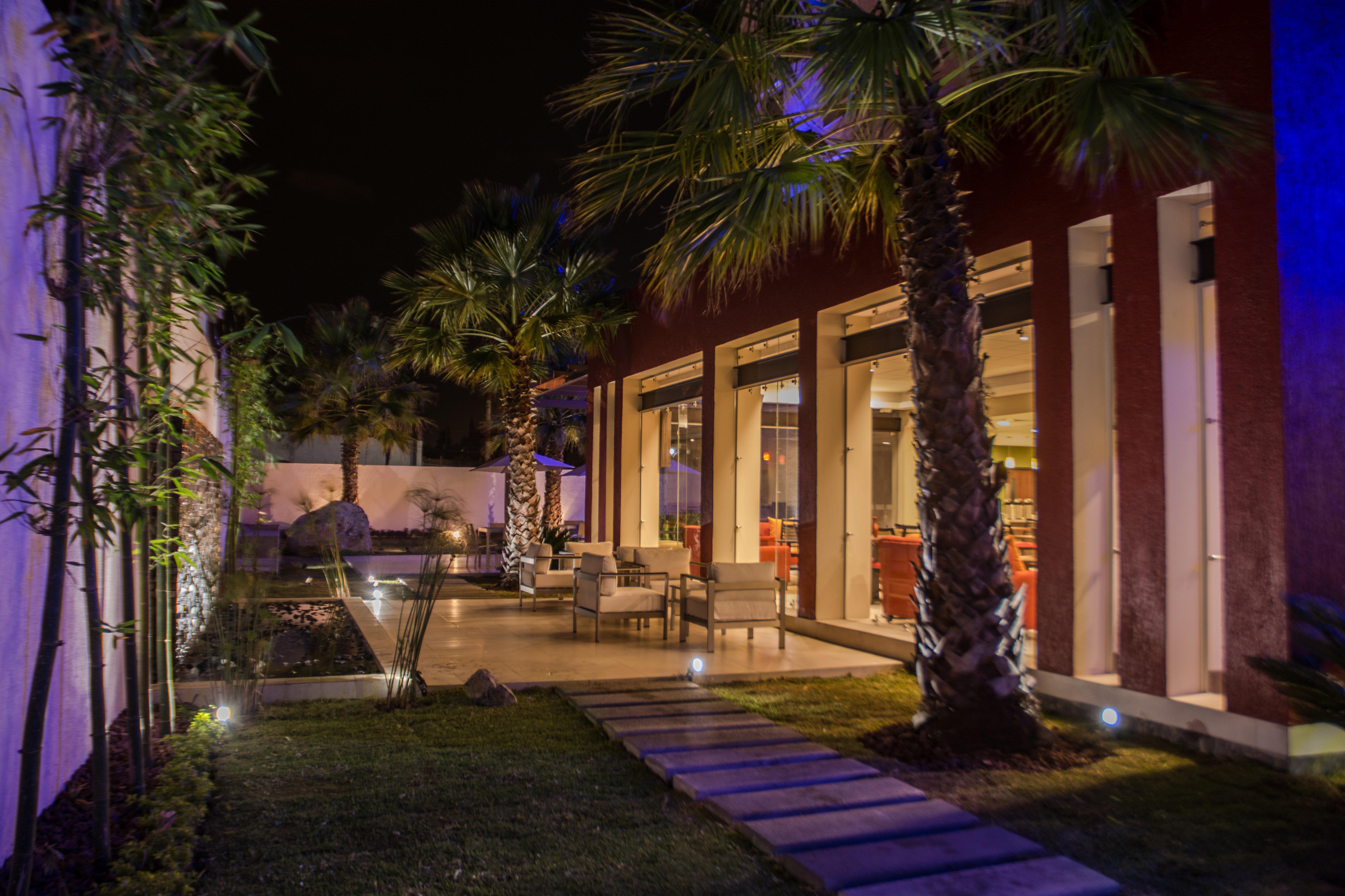 Holiday Inn Express Guadalajara Aeropuerto By Ihg Las Pintas Exterior foto